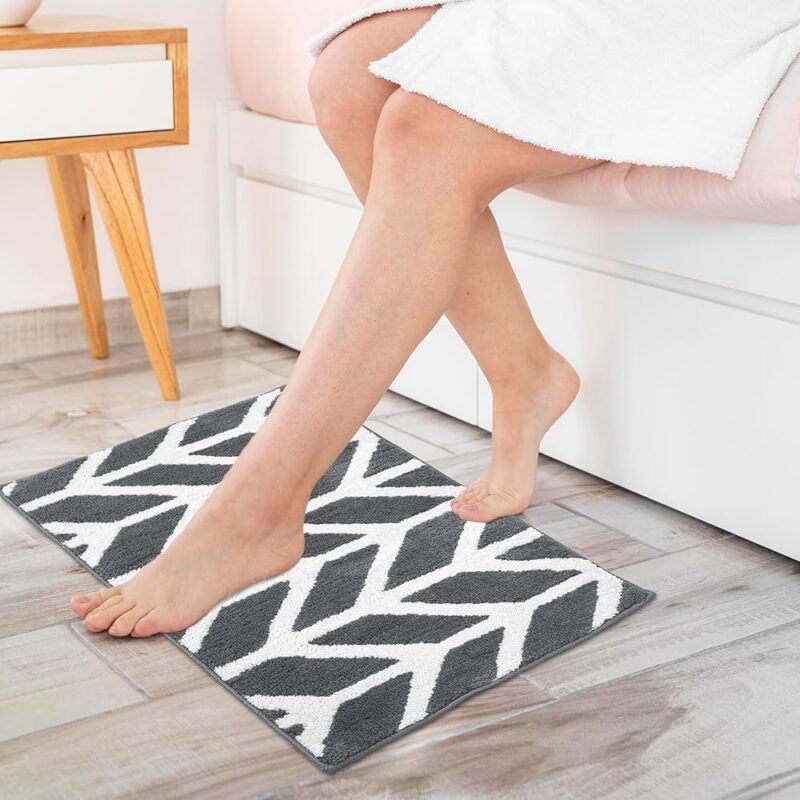 Encasa XO Super Soft Microfibre Bath Mat 76x51 cm, Super Absorbent, Anti-Skid, Multi-Purpose Door Mat for Bathroom/Bedroom/Kitchen/Floor, Quick Dry, Non-Slip - Grey (Pack of 1)